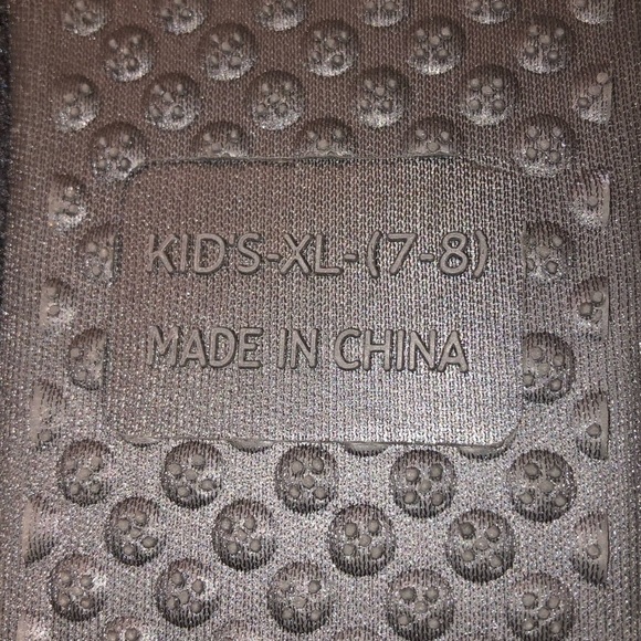 NBA San Antonio Spurs Coyote Slippers for Kids - Picture 7 of 7